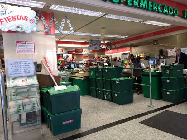 Fotografia tomada fuera de Supercor - Supermercado en Barakaldo, Bizkaia