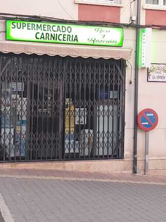 Fotografia tomada fuera de Supermercado carnicería Bea y Ramón - Tienda de alimentación en Yeste, Albacete