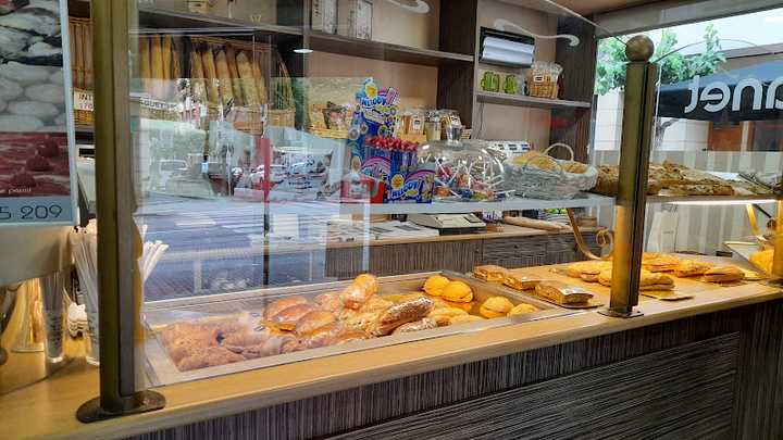 Fotografia tomada fuera de Cafetería El Panet - Bakery en Vilafranca del Penedès, Barcelona