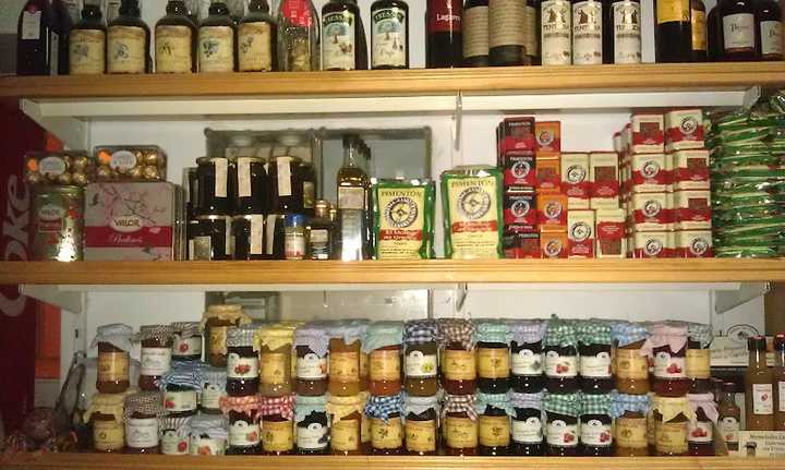 Fotografia tomada fuera de Supermercado D'VERAS Alimentación - Supermercado en Madrigal de la Vera, Cáceres