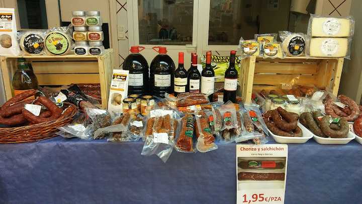 Fotografia tomada fuera de Supermercado DB - Supermercado en Cabeza del Buey, Badajoz