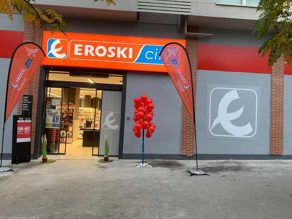 Fotografia tomada fuera de Supermercado EROSKI - Supermercado en Vitoria-Gasteiz, Álava
