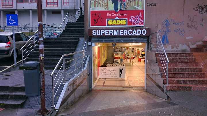 Fotografia tomada fuera de Supermercado Gadis - Supermercado en ES, A Coruña
