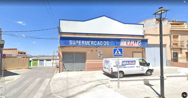 Fotografia tomada fuera de SUPERMERCADO IBERPLUS RUTE - Supermercado en Rute, Córdoba