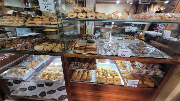 Fotografia tomada fuera de Cafetería El Rincón de la Colegiata - cafeterías en Medina del Campo, Valladolid
