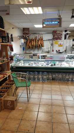Fotografia tomada fuera de Supermercado Suma Fiscal - Supermercado en Fiscal, Huesca