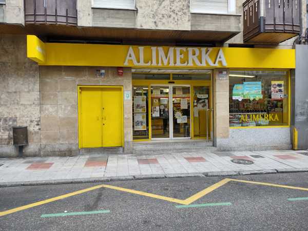 Fotografia tomada fuera de Supermercados Alimerka - Supermercado en León, León