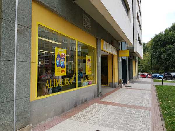 Fotografia tomada fuera de Supermercados Alimerka - Supermercado en Piedras Blancas, Asturias