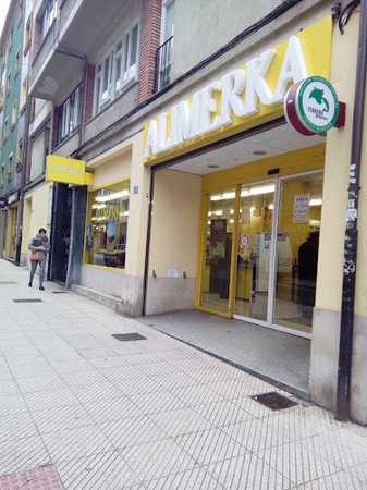Fotografia tomada fuera de Supermercados Alimerka - Supermercado en Oviedo, Asturias