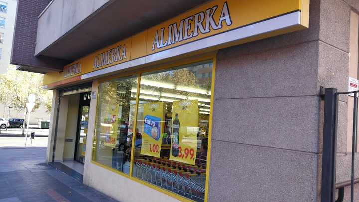 Fotografia tomada fuera de Supermercados Alimerka - Supermercado en León, León