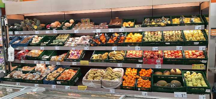 Fotografia tomada fuera de Supermercados Charter - Supermercado en Las Pedroñeras, Cuenca