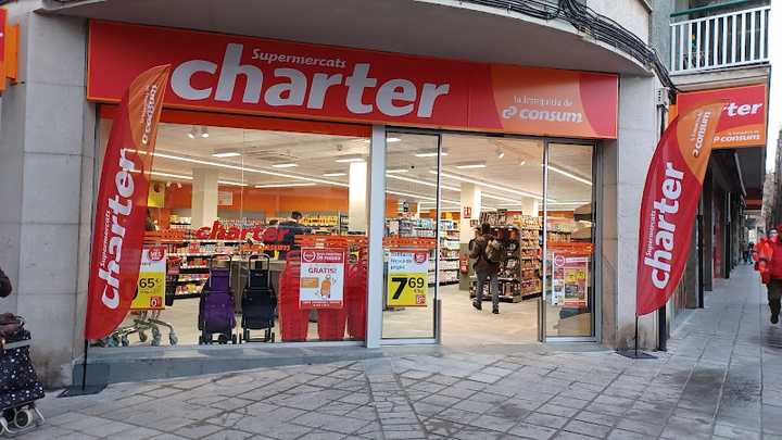 Fotografia tomada fuera de Supermercados Charter - Supermercat en La Seu d'Urgell, Lleida
