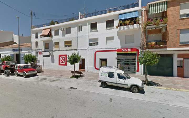 Fotografia tomada fuera de Supermercados Charter - Supermercado en Yeste, Albacete