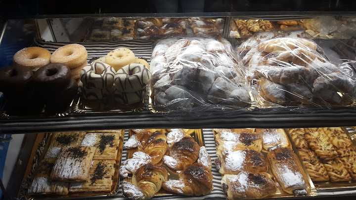 Fotografia tomada fuera de Cafetería Ginés Y María - cafeterías en Vélez-Blanco, Almería