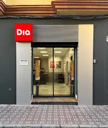 Fotografia tomada fuera de Supermercados Dia - Supermercado en La Línea de la Concepción, Cádiz