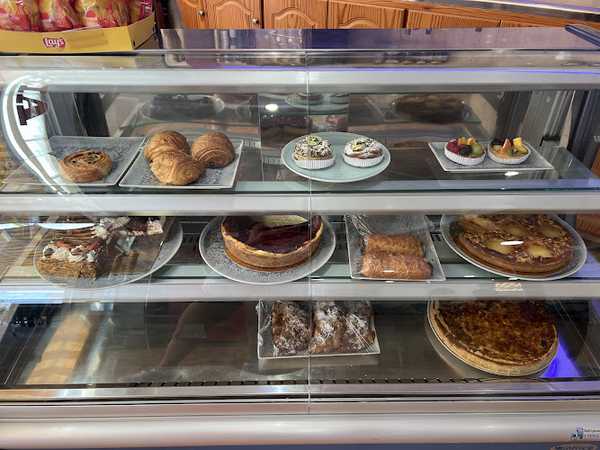 Fotografia tomada fuera de Cafetería Imanis - Cafeteria en Calp, Alicante