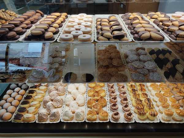 Fotografia tomada fuera de Al Natural - Pastry shop en Cebreros, Ávila