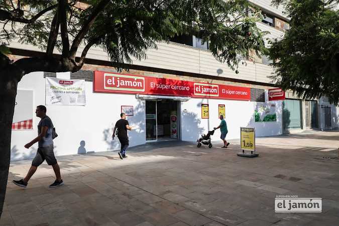 Fotografia tomada fuera de Supermercados El Jamón - Supermercado en Huelva, Huelva
