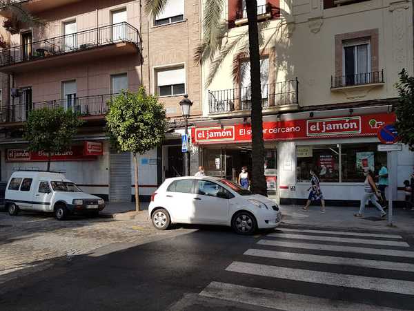 Fotografia tomada fuera de Supermercados El Jamón - Supermercado en Huelva, Huelva