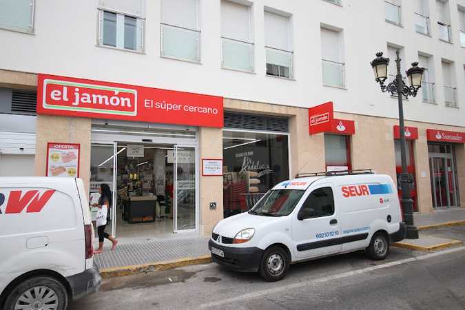 Fotografia tomada fuera de Supermercados El Jamón - Supermercado en Chiclana de la Frontera, Cádiz