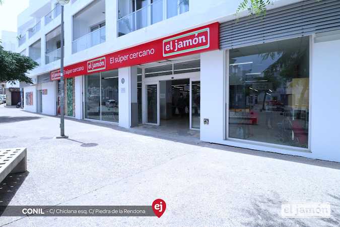 Fotografia tomada fuera de Supermercados El Jamón - Supermercado de descuentos en Conil de la Frontera, Cádiz