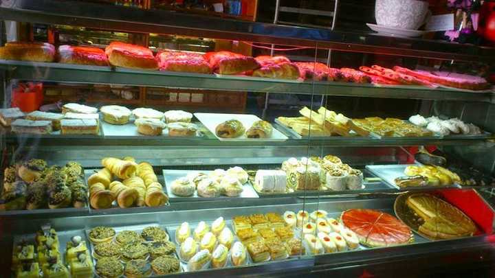 Fotografia tomada fuera de Cafetería Johnny - restaurantes en Hornachuelos, Córdoba