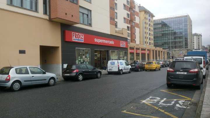 Fotografia tomada fuera de Supermercados Froiz - Supermercado en Lugo, Lugo