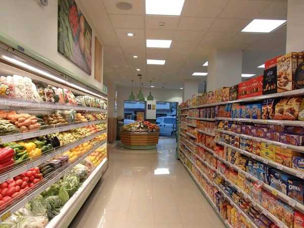 Fotografia tomada fuera de Supermercados Froiz - Supermercado en Cee, A Coruña