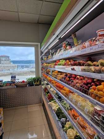 Fotografia tomada fuera de Supermercados Froiz - Supermercado en Fisterra, A Coruña