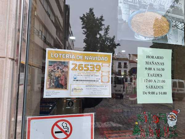 Fotografia tomada fuera de Supermercados La Isla - Supermercado en Puente Genil, Córdoba