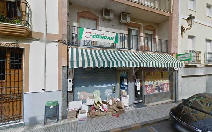 Fotografia tomada fuera de Supermercados Prademerca - Supermercado en Tabernas, Almería