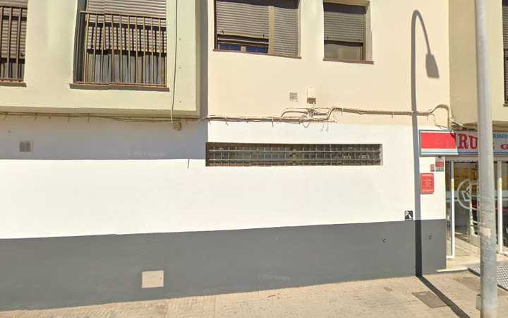 Fotografia tomada fuera de Supermercados Ruiz Galán - Supermercado en La Línea de la Concepción, Cádiz