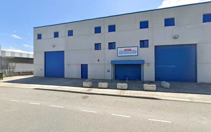 Fotografia tomada fuera de Supermercados Sampedro 2000 S.L - Supermercado en Jarrio, Asturias