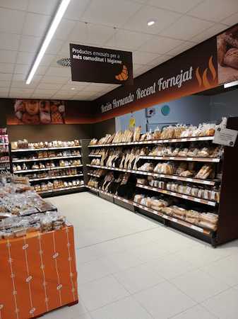 Fotografia tomada fuera de Supermercat Consum - Supermercado en Igualada, Barcelona