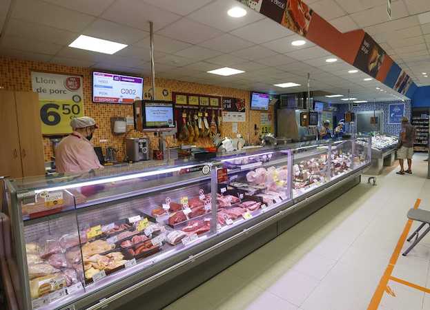 Fotografia tomada fuera de Supermercat Consum - Supermercat en Barcelona, Barcelona