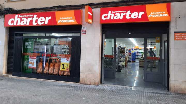 Fotografia tomada fuera de Supermercats Charter - Supermercado en Cornellà de Llobregat, Barcelona