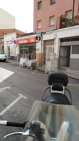 Fotografia tomada fuera de Supermercats Charter - Supermercado en Terrassa, Barcelona