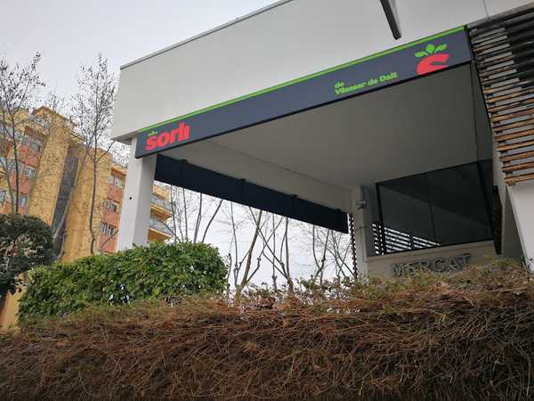 Fotografia tomada fuera de Supermercats Sorli Vilassar de Dalt - Supermercado en Vilassar de Dalt, Barcelona