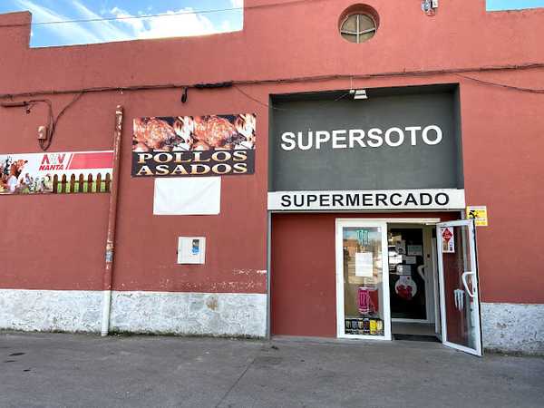 Fotografia tomada fuera de SuperSoto - Supermercado en Sotopalacios, Burgos