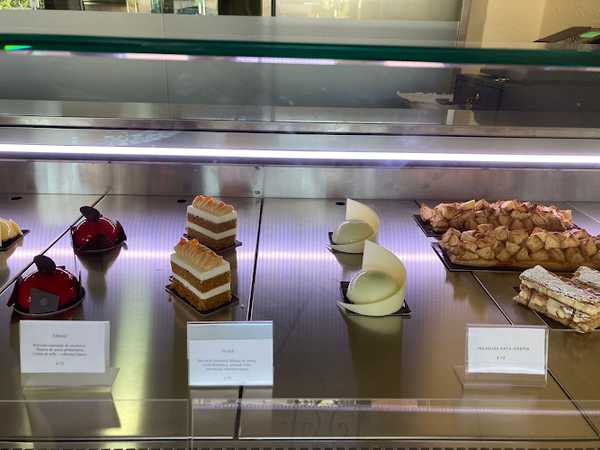 Fotografia tomada fuera de Sweet Etxea - Pastelería en Torrelodones, Madrid