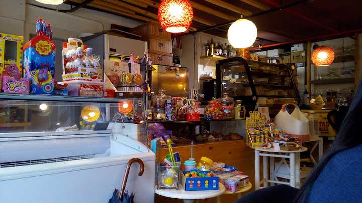 Fotografia tomada fuera de Sweet Taller - Pastelería en Torrefarrera, Lleida