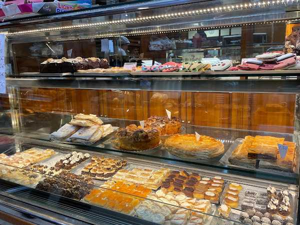 Fotografia tomada fuera de T.a.Alcamil S.l - Pastelería en Alcalá de Henares, Madrid