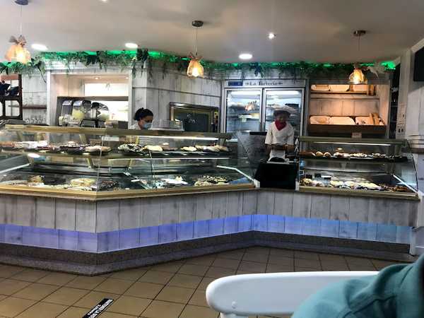 Fotografia tomada fuera de Cafetería La Flor de la Canela - Pastelería en Ayamonte, Huelva