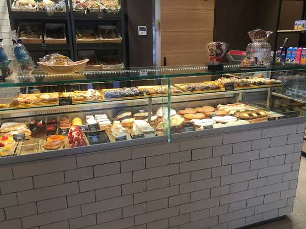 Fotografia tomada fuera de Tahona Goyesca César Augusto - Panadería en Zaragoza, Zaragoza
