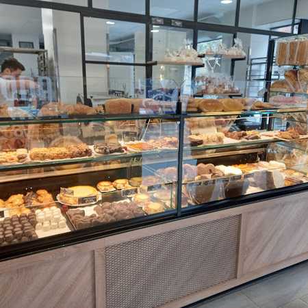 Fotografia tomada fuera de TAHONA URIBE SANTUTXU - Panadería en Bilbao, Bizkaia