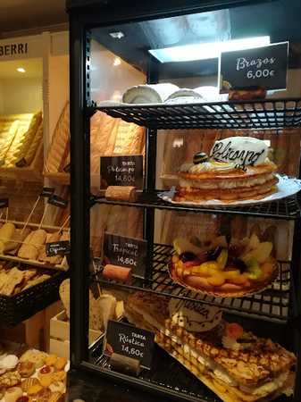 Fotografia tomada fuera de Taloka Cafeteria Pastelería Panaderia - cafeterías en Lezo, Gipuzkoa