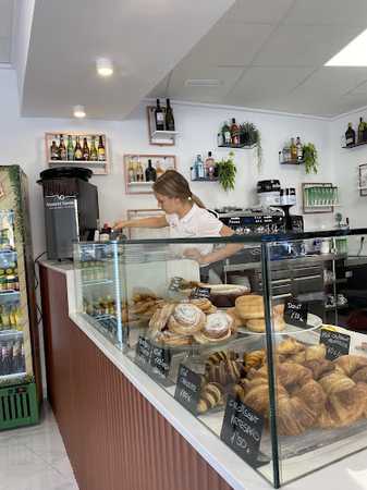 Fotografia tomada fuera de Tartalia Desserts Boutique/Cafetería Pastelería - cafeterías en Quart de Poblet, Valencia