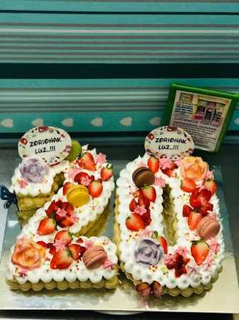 Fotografia tomada fuera de Tartas Latinas Barakaldo - Tienda de tartas en Barakaldo, Bizkaia