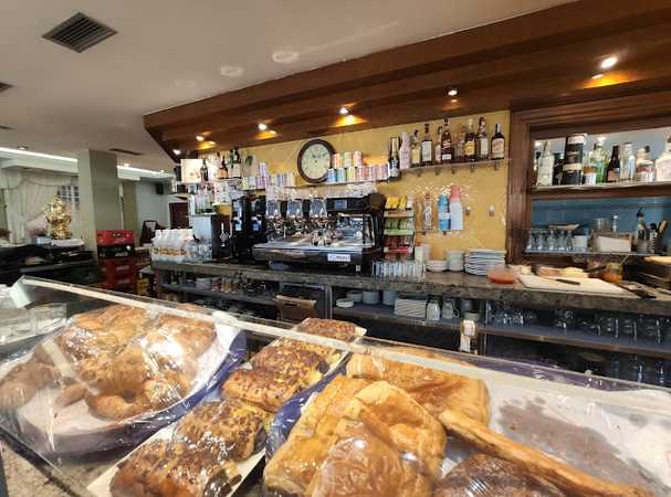 Fotografia tomada fuera de Cafeteria La Perla - Comercio en Huéscar, Granada