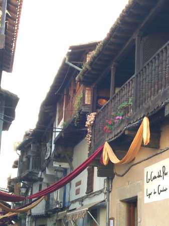 Fotografia tomada fuera de Tiemda María Teresa de la Flor Cordero - Tienda de alimentación en Villanueva de la Vera, Cáceres